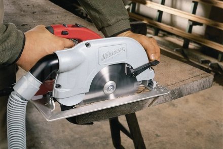 Пила циркулярная Milwaukee SCS 65 Q