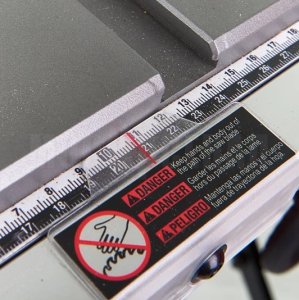 Пила настольная Milwaukee M18 FTS210-121B ONE-KEY