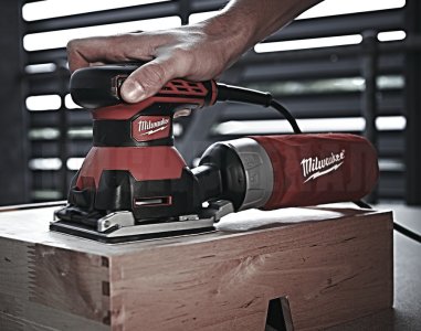 Шлифмашина Milwaukee SPS 140