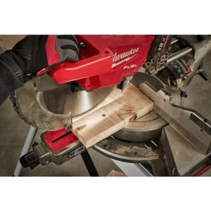 Пила торцовочная Milwaukee M18 FMS305-0