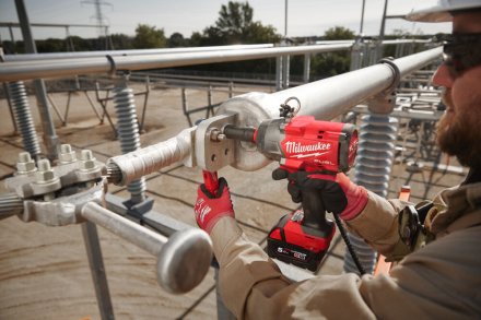 Гайковерт Milwaukee M18 FHIW2P12-502X
