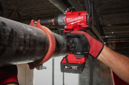 Гайковерт Milwaukee M18 FHIW2P12-0X