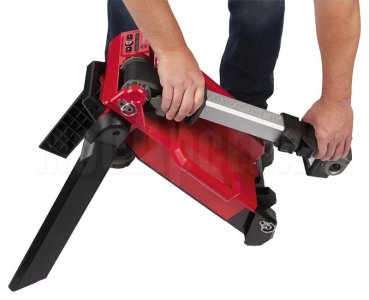 Напольный светодиодный прожектор Milwaukee M18 ONERSAL-0