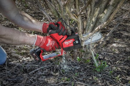 Пила цепная садовая Milwaukee M12 FHS-0