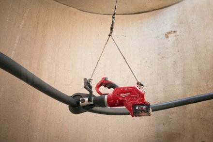 Гидравлический подземный кабелерез Milwaukee M18 HCC75R-502C