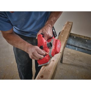 Рубанок Milwaukee M18 BP-0