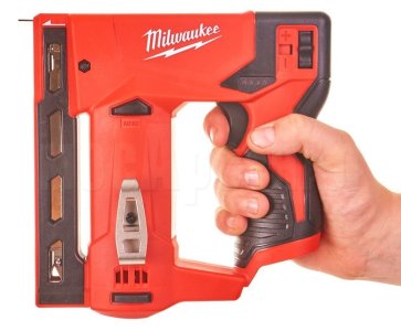 Аккумуляторный степлер Milwaukee M12 BST-0