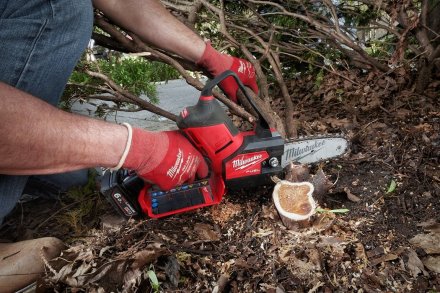 Пила цепная садовая Milwaukee M12 FHS-0