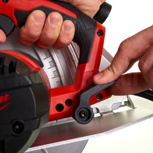 Пила циркулярная Milwaukee CS 85 SB