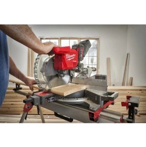 Пила торцовочная Milwaukee M18 FMS305-0
