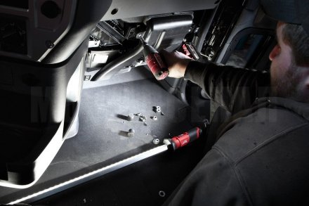 Фонарь подкапотный Milwaukee M12 UHL-0