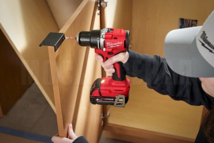Дрель-шуруповерт Milwaukee M18 BLDDRC-202X