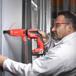 Шуруповерт для гипсокартона Milwaukee M18 FSGC-202X FUEL