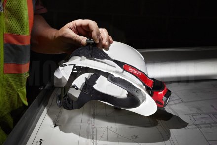 Фонарь налобный Milwaukee  USB L4 HL-301 светодиодный