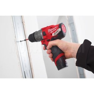 Дрель-шуруповерт Milwaukee M12 FPDX-202X
