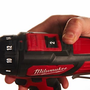 Дрель-шуруповерт Milwaukee M12BDD-202С