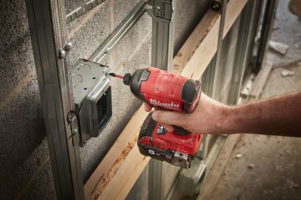 Винтоверт Milwaukee M18 FQID-0X SURGE